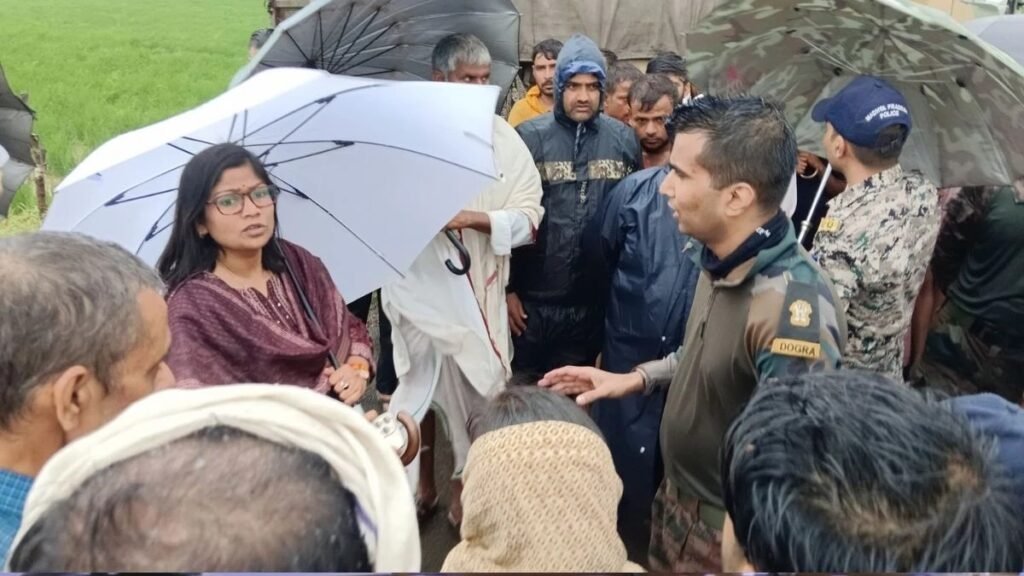 डबरा में भारी बारिश को लेकर प्रशासन अलर्ट, 26 पंचायतों में सेफ हाउस बनाए