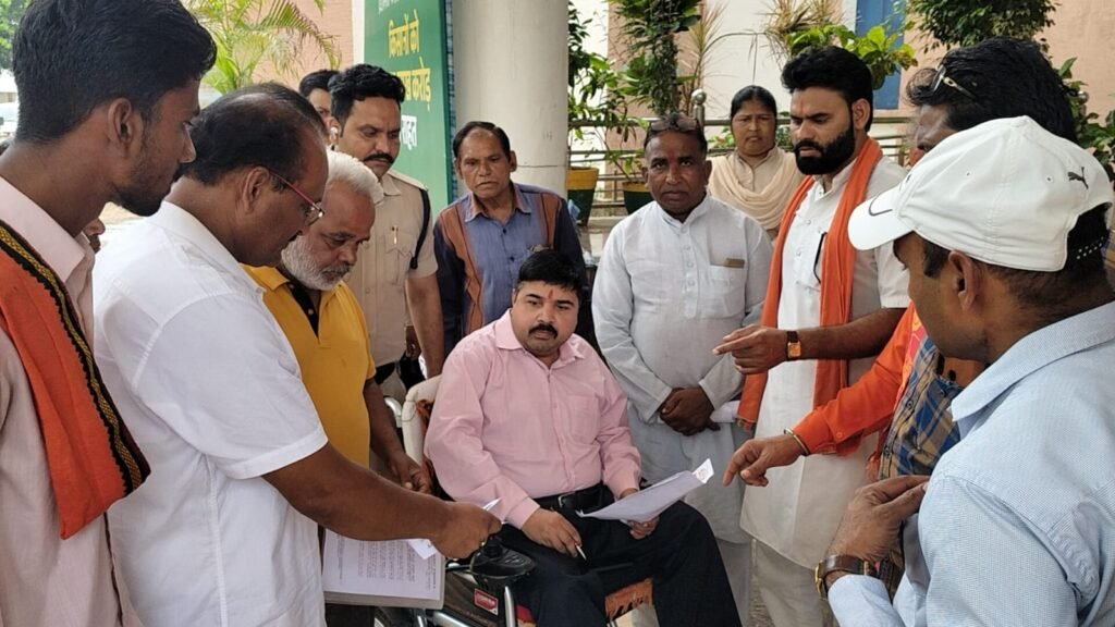 संघ पर कांग्रेस विधायक के विवादित बयान से भडक़ा आक्रोश, विधायक पर रासुका की मांग