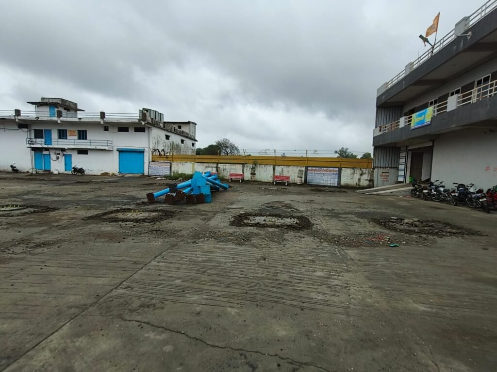 मंडी प्रांगण: किसानों के नाम पर बनी योजना का व्यापारियों को लाभ 