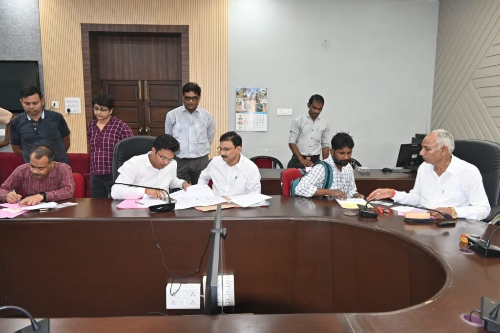 जनसुनवाई में आये 147 आवेदन