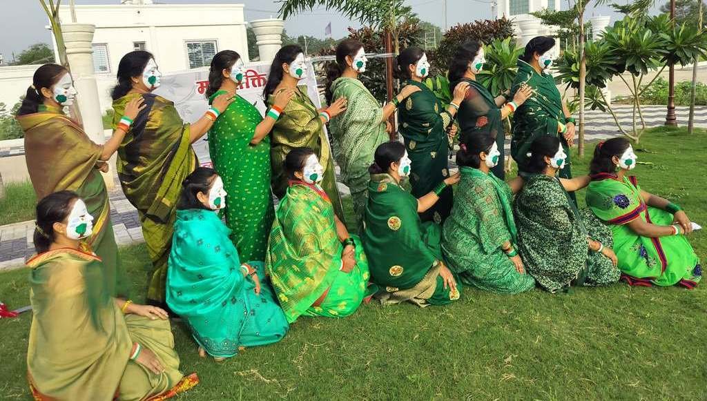 फेस पेंटिंग का उपयोग कर प्रकृति और पर्यावरण संरक्षण का दिया संदेश 