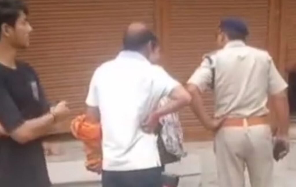 ज्वेलरी दुकान का ताला तोड़कर 7 लाख के जेवरातों की चोरी 