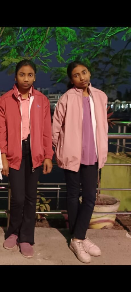 स्कूल के लिए निकली दो सगी बहनें तीन दिन से लापता