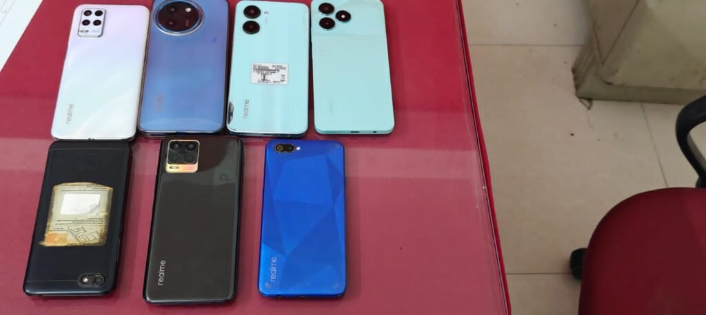 मोबाइल लुटेरे और खरीददार गिरफ्तार 