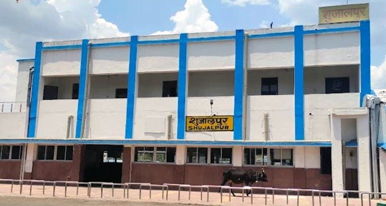 शुजालपुर की रेलवे उपेक्षा पर सवाल, ट्रेनों के स्टॉपेज की मांग तेज