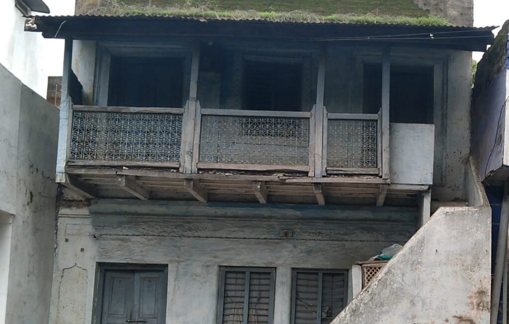 जर्जर भवनों की फिर अनदेखी कर रही नपा, नोटिस देकर भूले