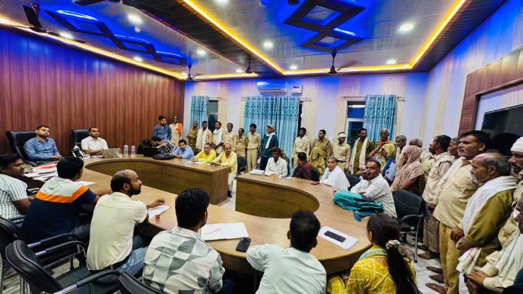 किसी भी प्राकृतिक आपदा की तत्काल सूचना दें कोटवार – एसडीएम