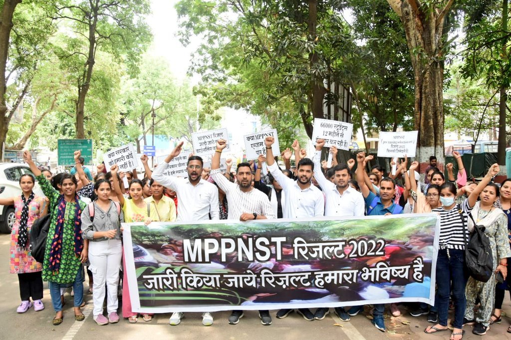 नर्सिंग छात्राओं का मामला पहुंचा SC छात्राओं ने दायर की “विशेष अनुमति याचिका” 