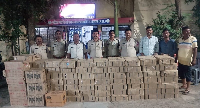 खंडहरनुमा मकान में छिपाई 6 लाख से अधिक की शराब जब्त 