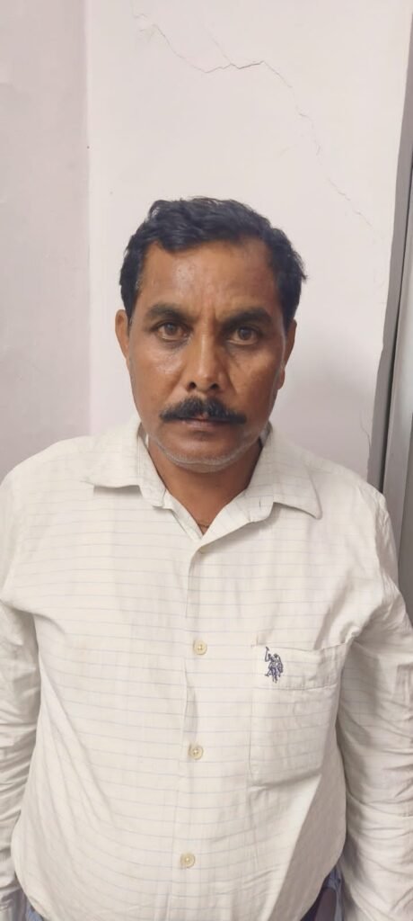 एक हजार की रिश्वत लेते ग्राम पंचायत सचिव गिरफ्तार