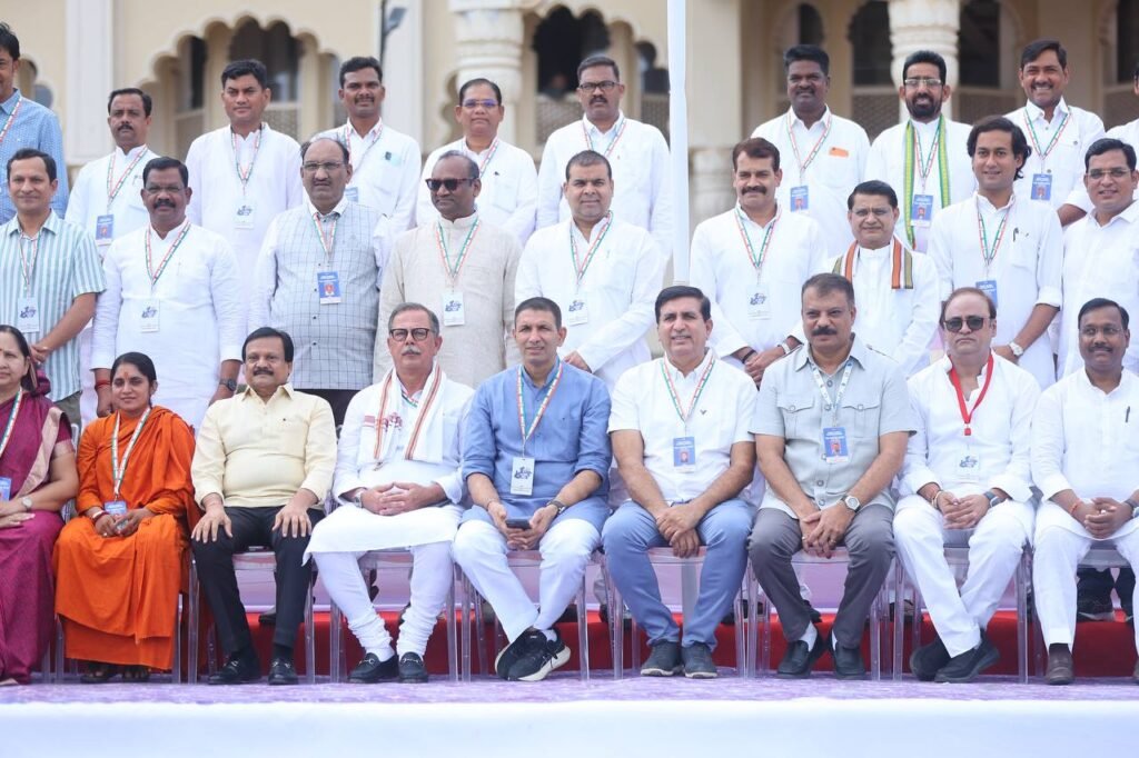 मांडव की धरती से कांग्रेस ने लिया मप्र की तकदीर बदलने का संकल्प