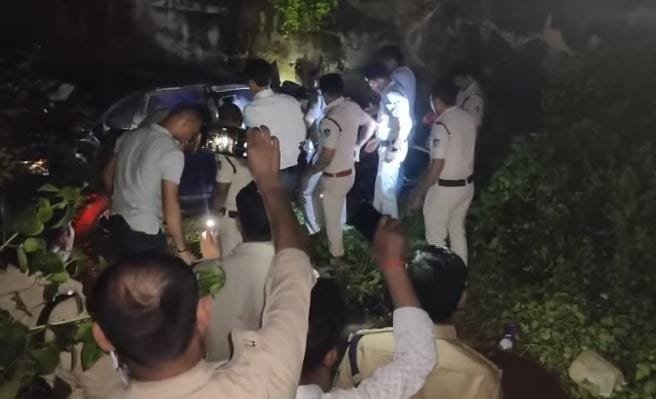 तेज रफ़्तार कार ने कांबड़ियों की टोली को रौंदा, चार कांबड़ियों की मौत, दो घायल