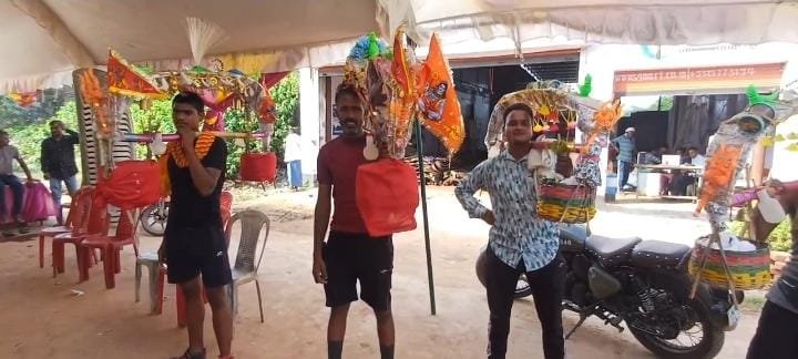 शिव चौदस पर शिवालयों में चढ़ाई कांवरे, मंदिरों पर लगी श्रद्धालुओं की भीड़