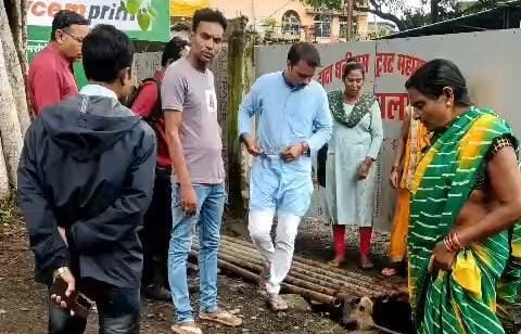 मानवता की मिसाल- घायल बंदर को वन विभाग ने बचाया