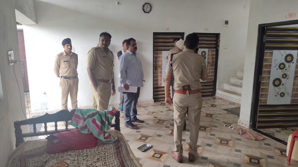 एक ही परिवार के सभी चार सदस्यो की जहर खाने से मौत