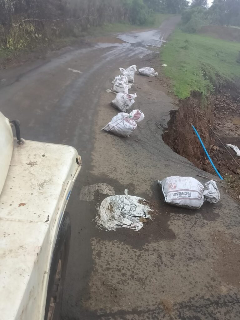 देवहार पंचायत के सुरगवानी चौराहा में जर्जर पुलिया बनी हादसे का कारण