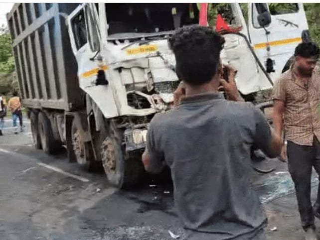 NH 44 पर झिरा घाटी में कंटेनर बाइक की भिड़ंत, दो की मौत  एक युवक का सिर धड़ से अलग हुआ