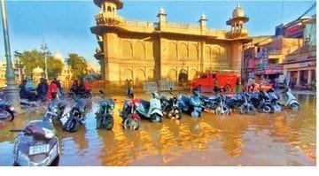 महाराज बाड़ा जलमग्न, गोरखी की दीवार गिरी