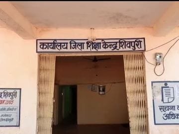 भारी बारिश के चलते शिवपुरी में स्कूल बंद किए