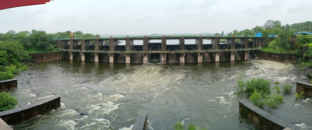 तेज बारिश से कोलांस नदी उफनी, कलियासोत डैम के गेट की हुई टेस्टिंग, स्कूलों में रहा हाफ डे 