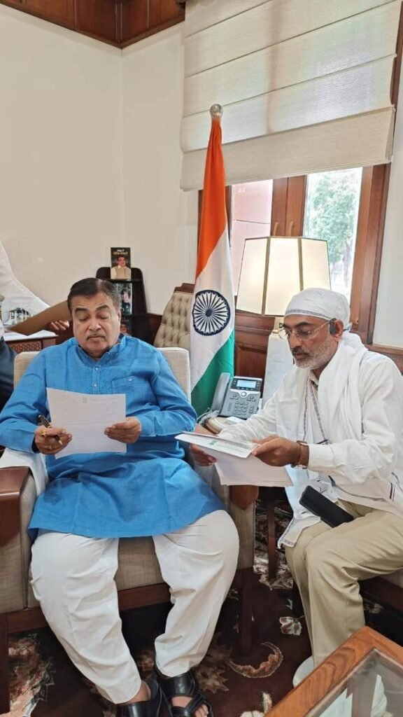 सांसद लोधी ने की केंद्रीय मंत्री गडकरी से मुलाकात, NH-46 सहित कई विकास परियोजनाओं पर चर्चा