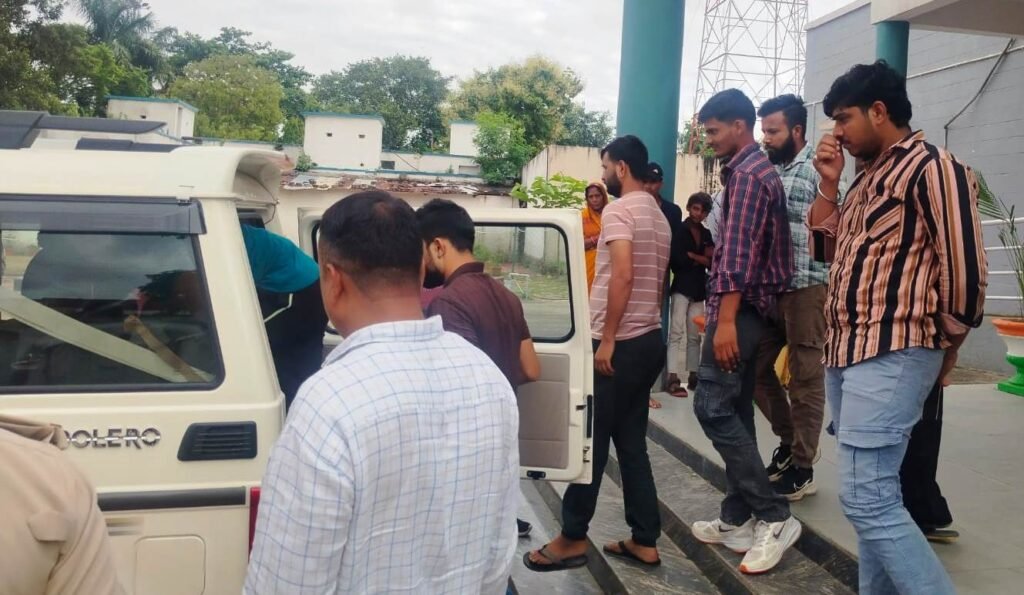 रेत ठेकेदार और अवैध रेत कारोबारियों के बीच संघर्ष