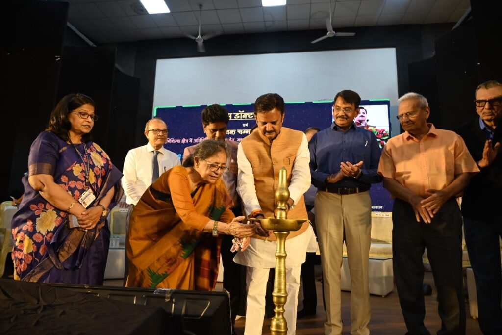 डॉक्टर्स डे: GMC में दीप जला कार्यक्रम की शुरुआत