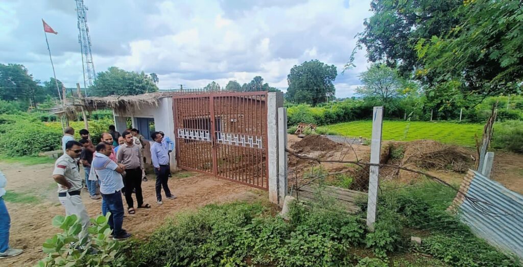 ग्राम बेरमा में शासकीय भूमि से अतिक्रमण हटाया गया