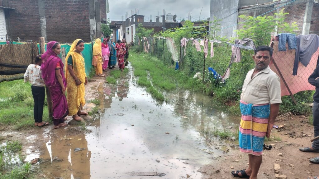 रातभर मूसलधार बारिश से जनजीवन अस्त-व्यस्त, 5 इंच से अधिक बारिश,निचली बस्तियों में भरा पानी