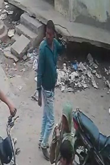 स्कूटी से 3 लाख रुपए चोरी,बाइक सवार दो आरोपियों की तलाश