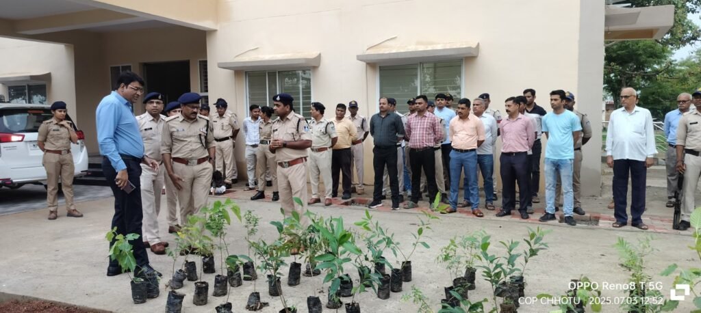 मऊगंज पुलिस कंट्रोल परिसर में वृक्षारोपण