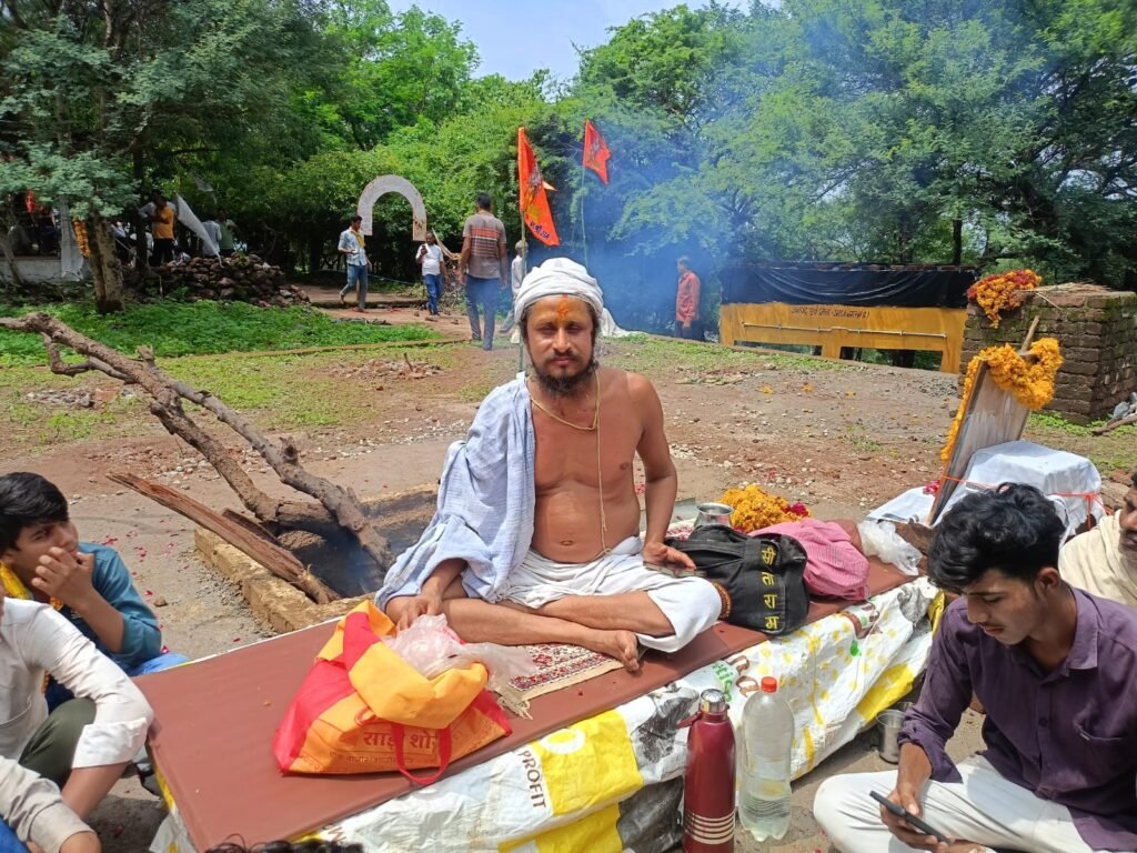 सिद्ध क्षेत्र सोनेरा टेकरी पर महंत  श्याम दास महाराज खुले आसमान के नीचे करेंगे चातुर्मास