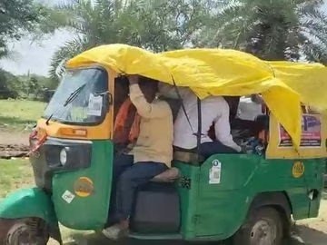 शिवपुरी की पार्वती नदी में डूबा युवक, दो घंटे तक नहीं आया शव वाहन, ऑटो में ले गए परिजन