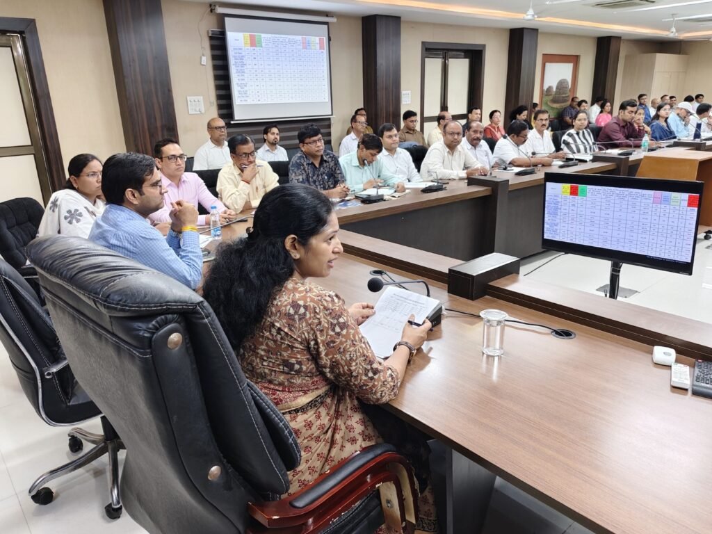 शासकीय मंदिरों तथा वक्फ की जमीनों का सीमांकन करें