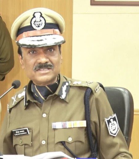 DGP का सख्त आदेश,सोशल मीडिया पर वीडियो अपलोड किया तो होगी अनुशासनात्मक कार्रवाई