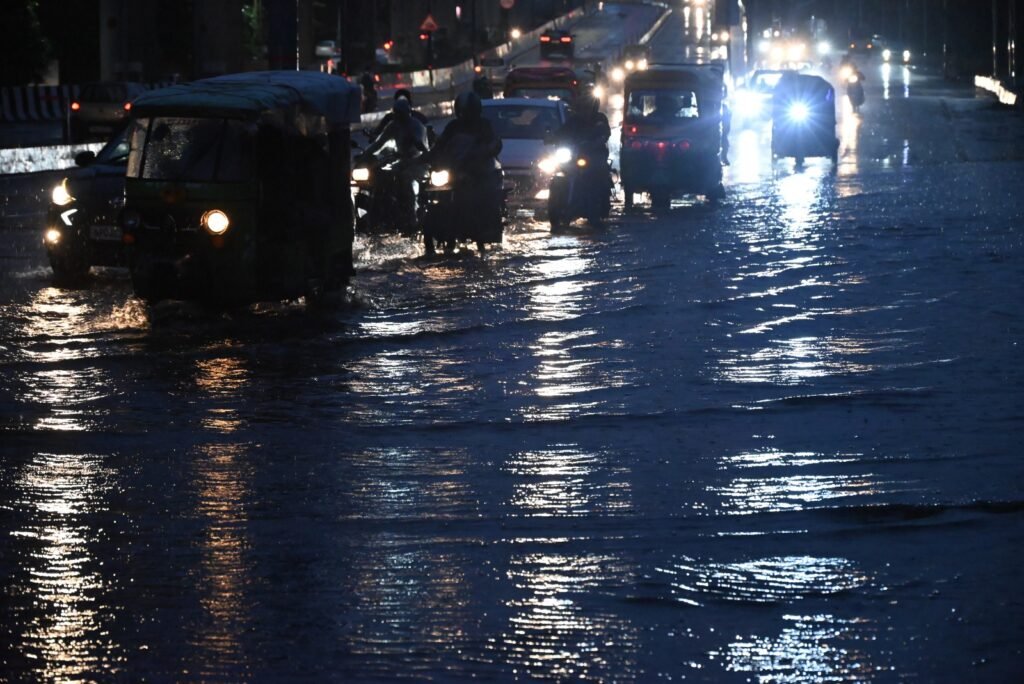 बंडा मे चौबीस घंटे मे छह इंच से अधिक बारिश