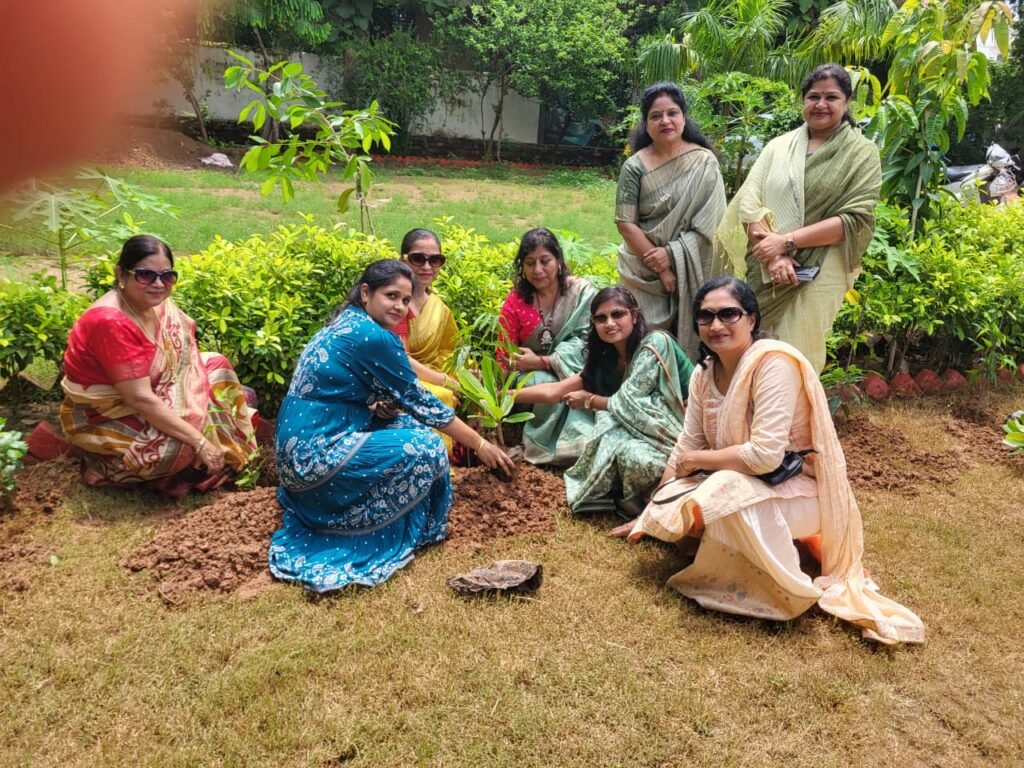 रोटरी क्लब ग्वालियर सेंट्रल ने किया वृक्षारोपण