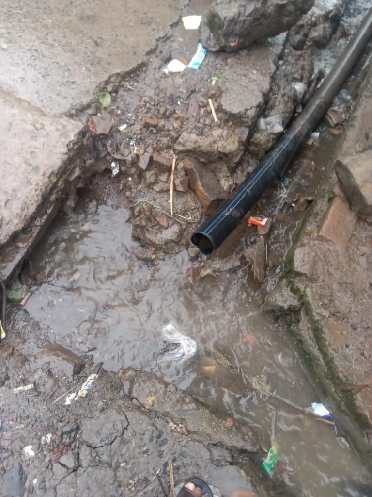 नल-जल योजना लटकी अधर में  ग्रामीण परेशान