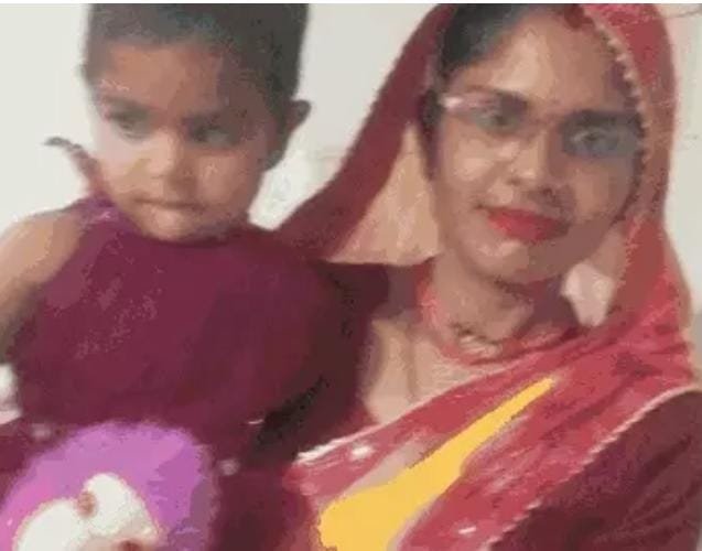 कुएं में मिले मां, बेटी और बेटे के शव, शिवपुरी में गांव से बाहर गया था पति