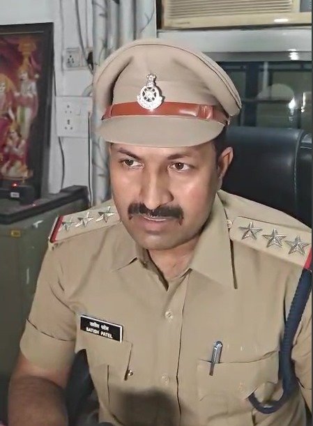 युवतियों से मिलने पहुंचे युवक, मोहल्ले वालों से किया विवाद