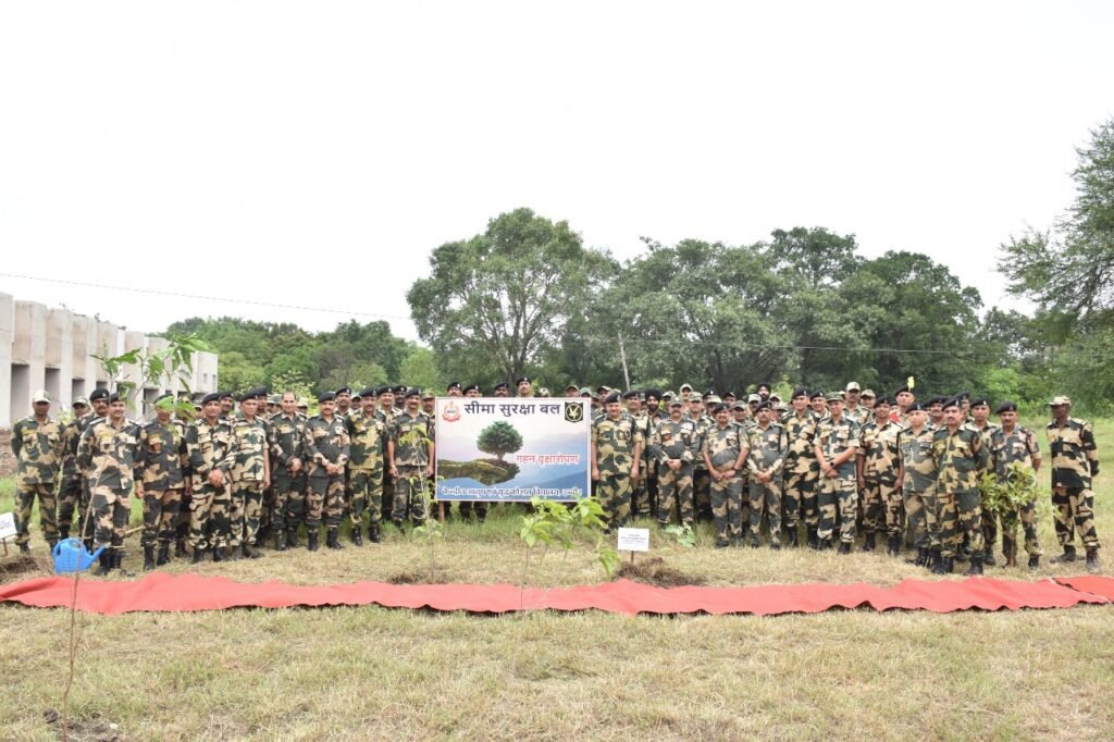 BSF शस्त्र गुरुकुल में वृहद वृक्षारोपण