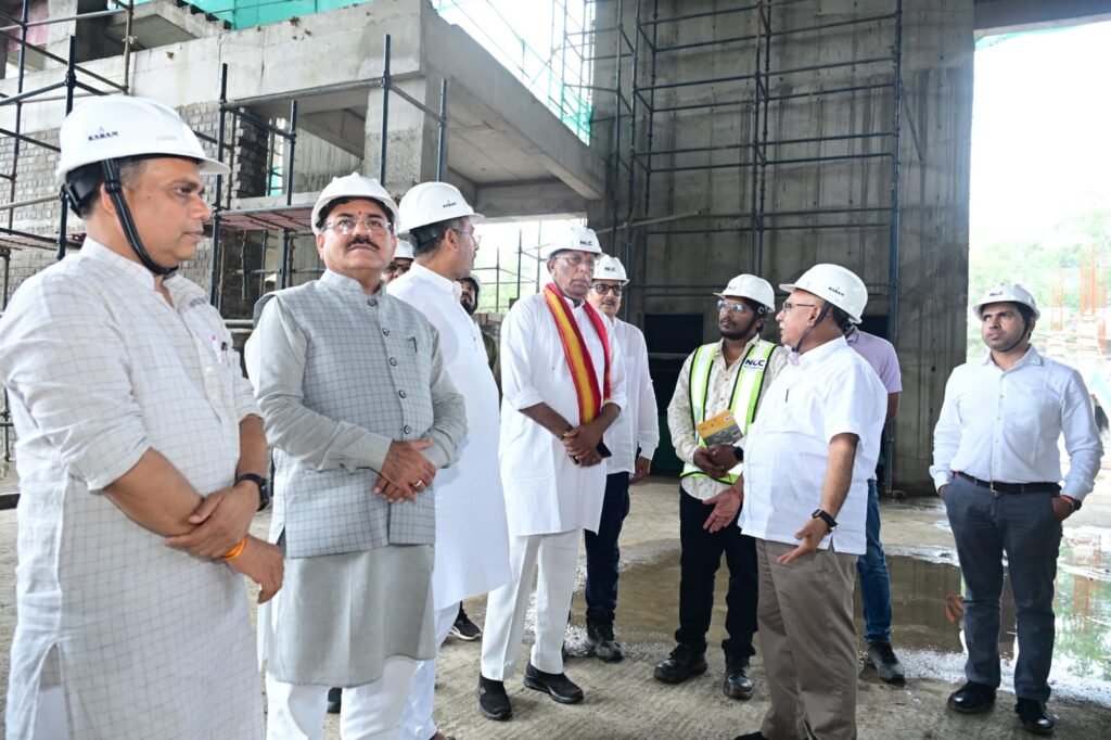 खंडेलवाल ने निर्माणाधीन भाजपा कार्यालय का अवलोकन किया