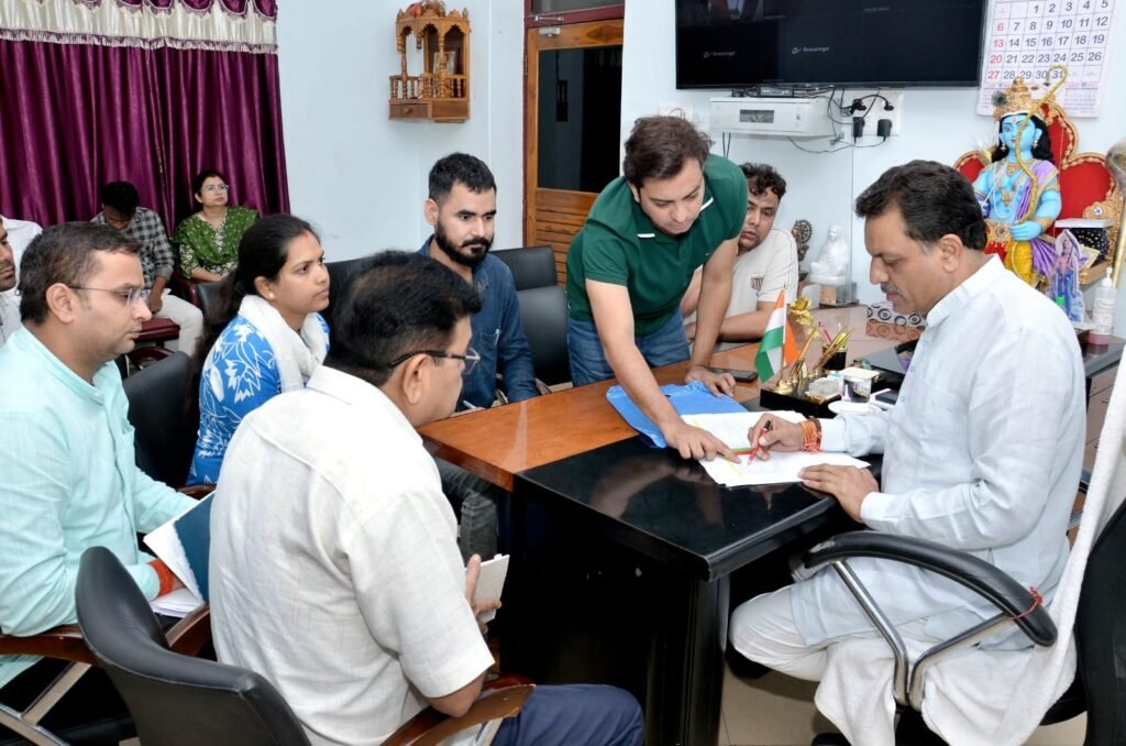 कचनार सिटी सड़क का निर्माण कार्य शुरू