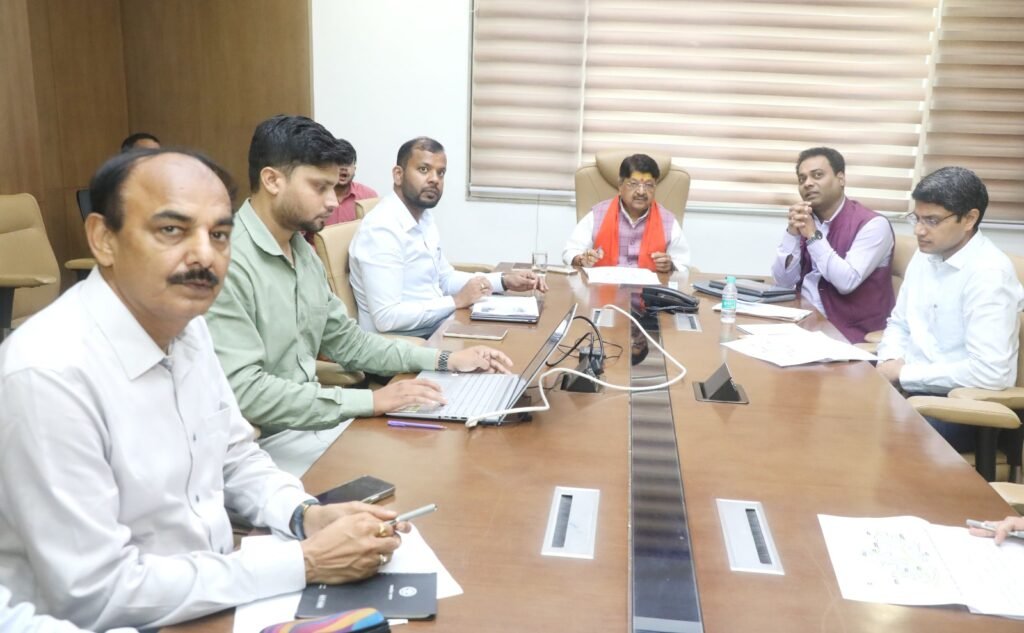 नर्मदा नदी की स्वच्छता के लिए केन्द्र से ली जाएगी मदद