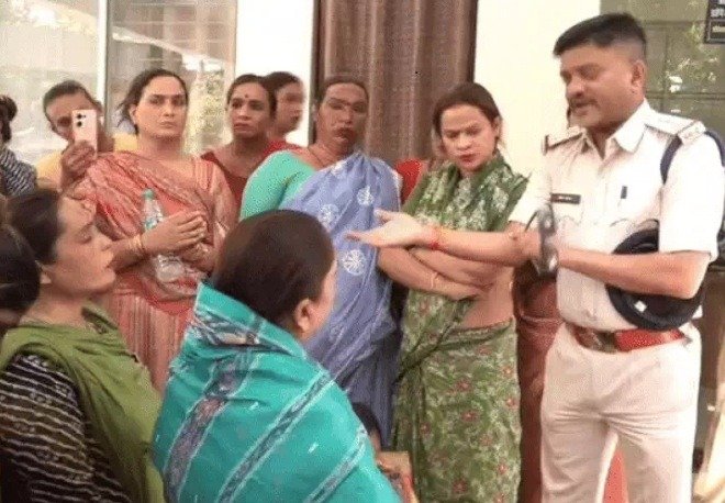 मुस्लिम किन्नरों पर धर्मांतरण के दबाव और बीमारी फैलाने के आरोप