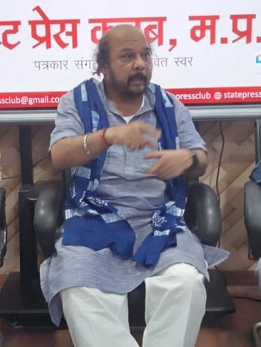 मुफ्त योजनाओं ने जनता में संघर्ष का माद्दा ख़त्म कर दिया