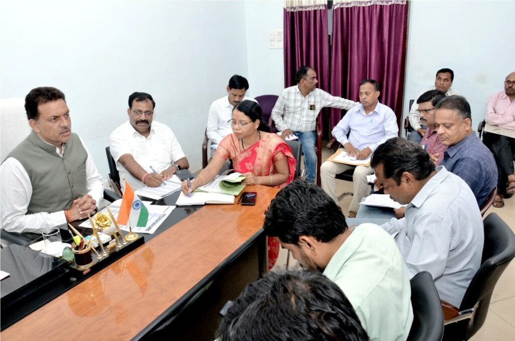 लापरवाही करने वालों के बदले जायेगें विभाग – महापौर