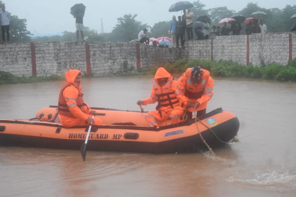 पानी भरे गड्ढे में डूबने से दो किशोरों की मौत