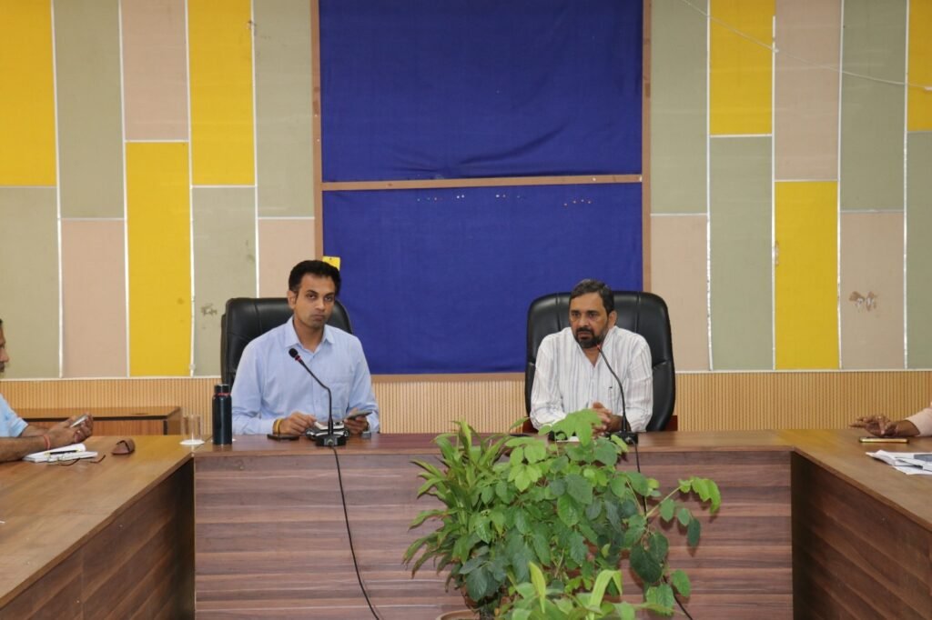 जलभराव वाले अतिक्रमण को चिन्हित कर तोड़े