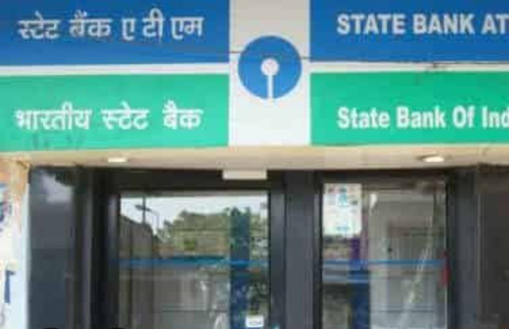 एटीएम से नकदी उड़ाने घुसा चोर, की तोडफ़ोड़, नहीं हुआ सफल